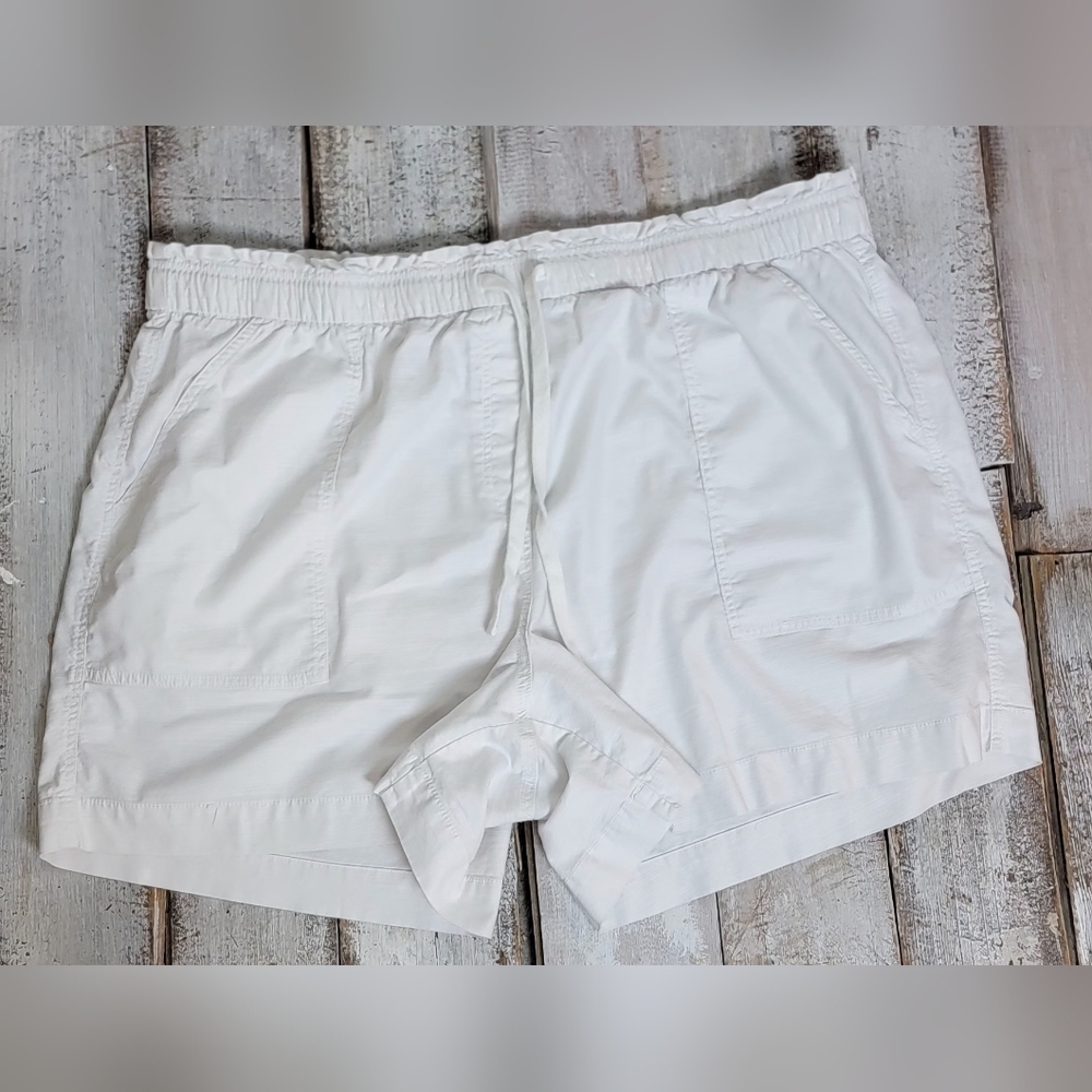 Lane Bryant White Casual Shorts 26/28